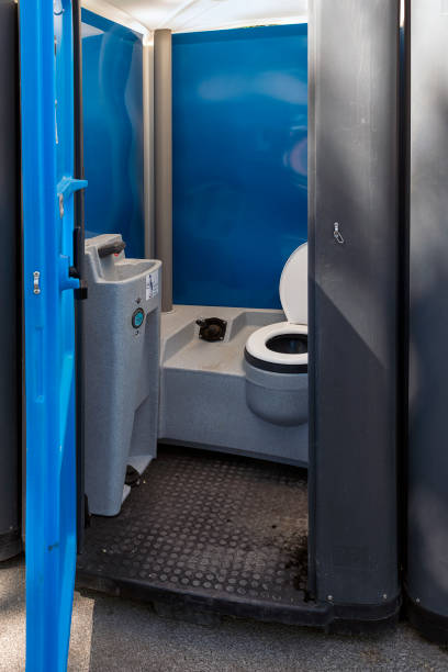 Best Luxury portable toilet rental  in Archie, MO